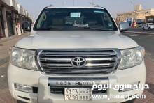 سيارة صالون للبيع