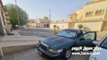 سيارة جراند ماركيز للبيع