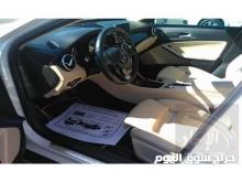 سيارة مرسيدس  بيضاء اللون GLA 2016